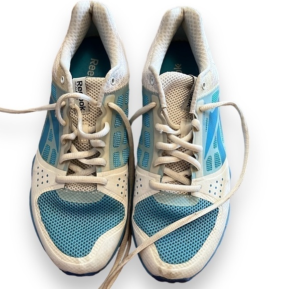 REEBOK custom-designed low sneaker, barely worn, size 8. - Picture 2 of 10